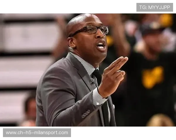 布朗承担高强度进攻任务